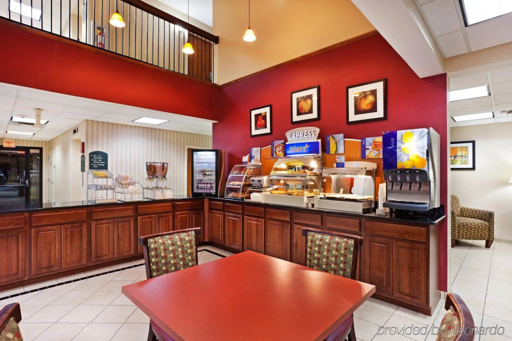 Holiday Inn Express Hotel & Suites Knoxville-North-I-75 Exit 112 by IHG