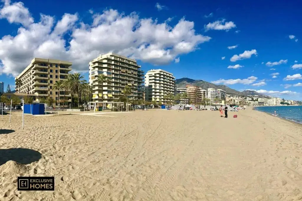Estupendo piso en primera linea de playa; RONDA IV