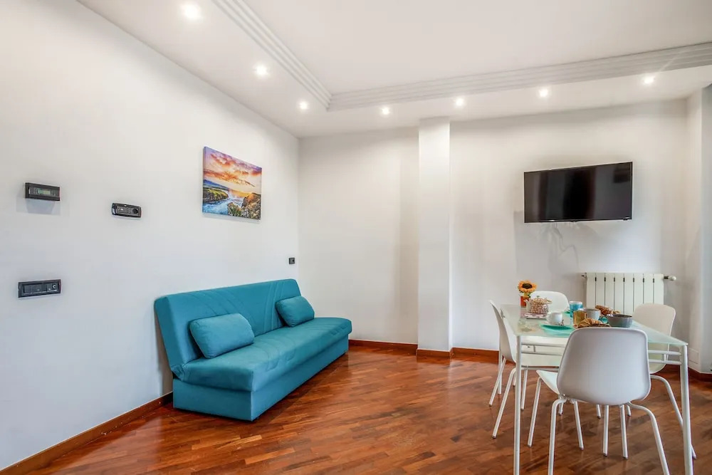 Bari Waterfront Apartment