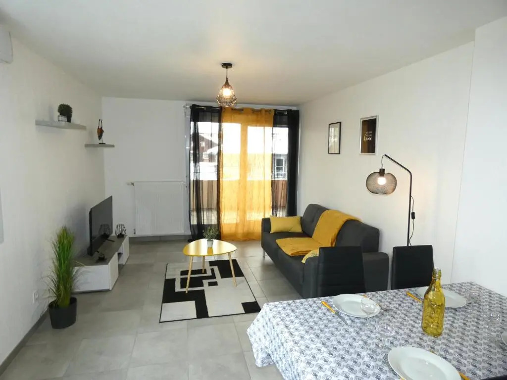 "LEMON TOUCH" - 45m2 - RÉSIDENCE SÉCURISÉE - WIFI