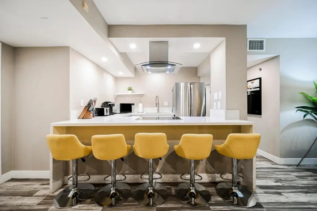 StripViewSuites at Jockey Club