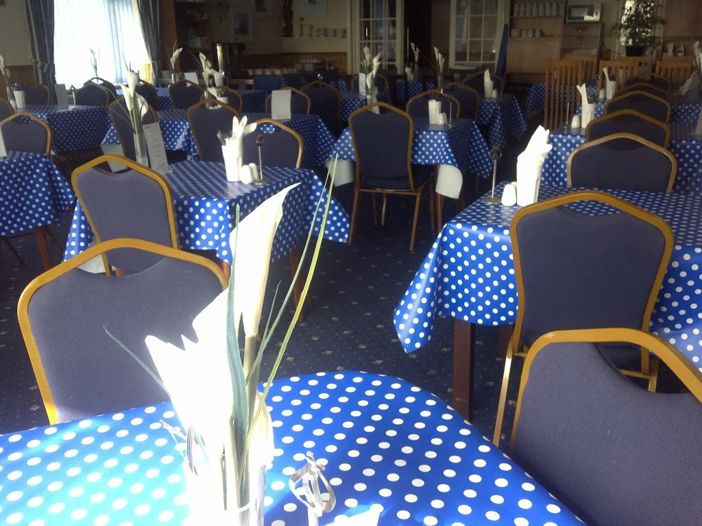 Sandown Manor