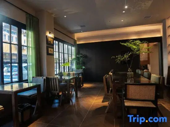 Xiaoshihou. Xiaoshihou Homestay (Border City Chatong Scenic Area)