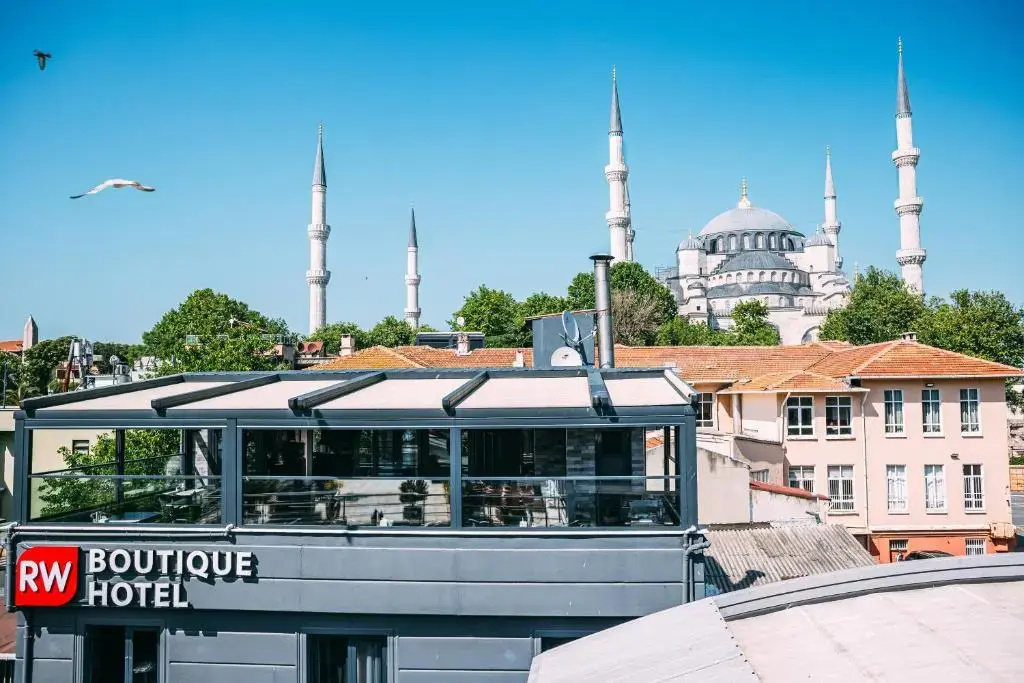 RW BOUTIQUE HOTEL