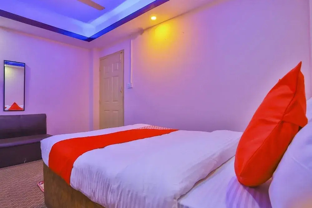 OYO 656 Hotel Shree Guru