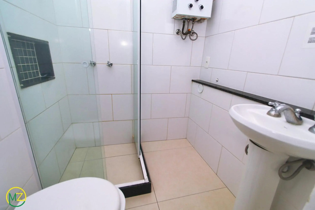 Sala e quarto com 2 banheiros para 5 pessoas em Copacabana!