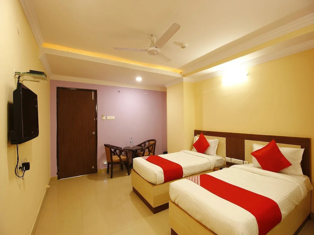 OYO Flagship 27863 Sri Sai Regency