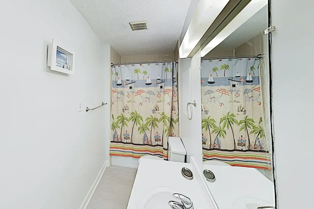 New Listing! Stylish Condo: 2 Pools & Beach Cabana Condo