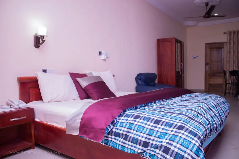 Sheilas Executive Hotel & Lodge