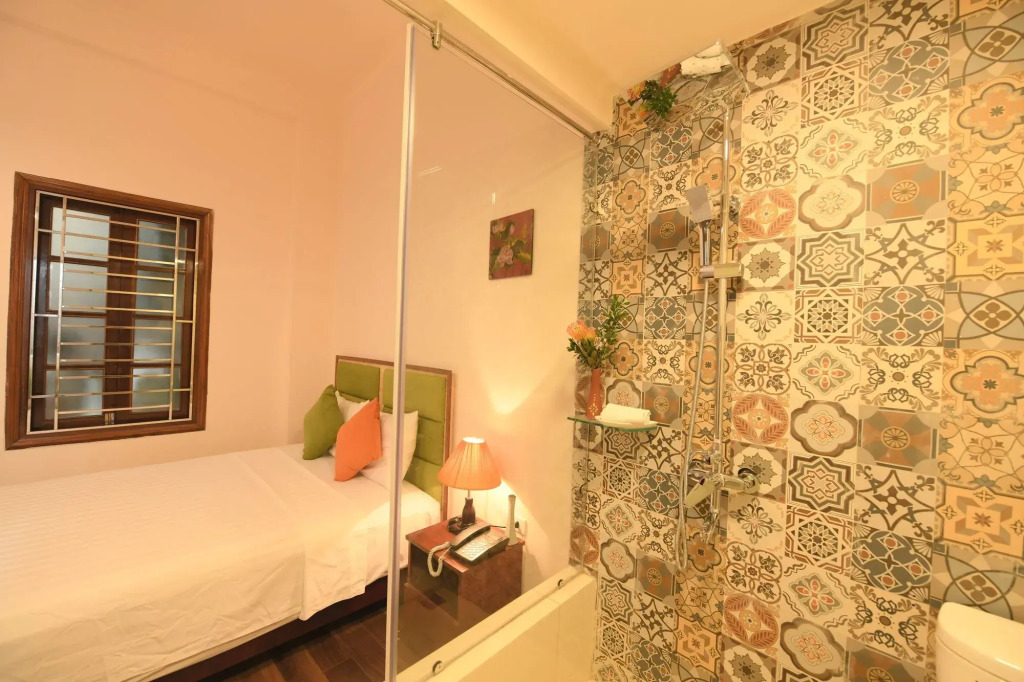 Hanoi Royal Hotel & Travel Old Quarter