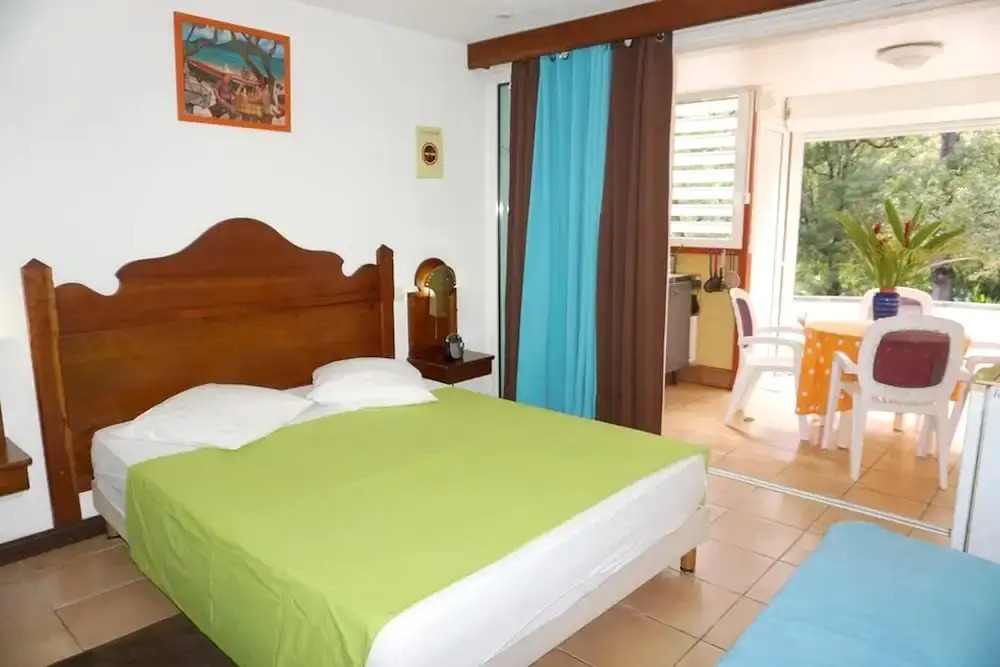 Studio in Sainte anne, With Enclosed Garden and Wifi Near the Beach