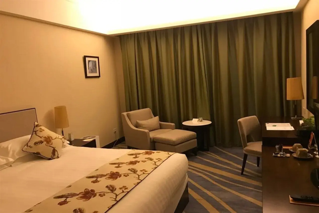 Rui Tai Hong Qiao Hotel