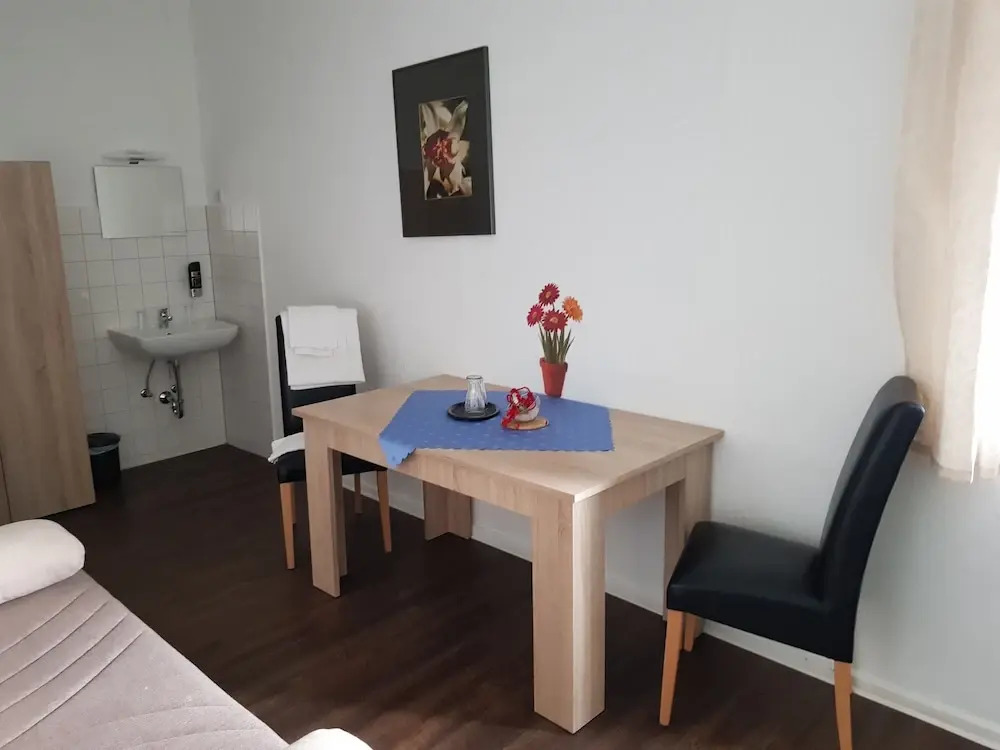 Zum Häuschen-Domblick-Messe-Hotel