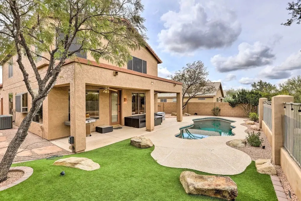 Pool, Fire Pit: Central Cave Creek Retreat