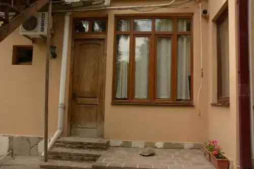 Centrally located house with garden