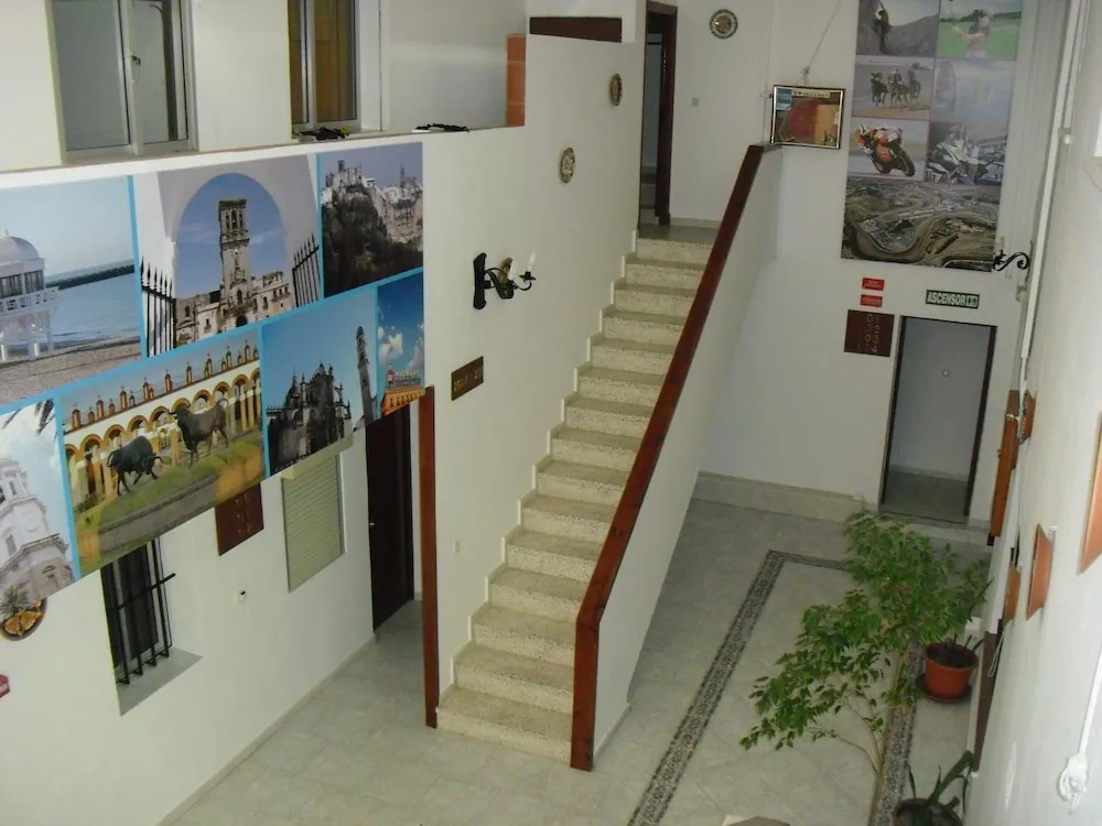 El Faisan C&R Hotel