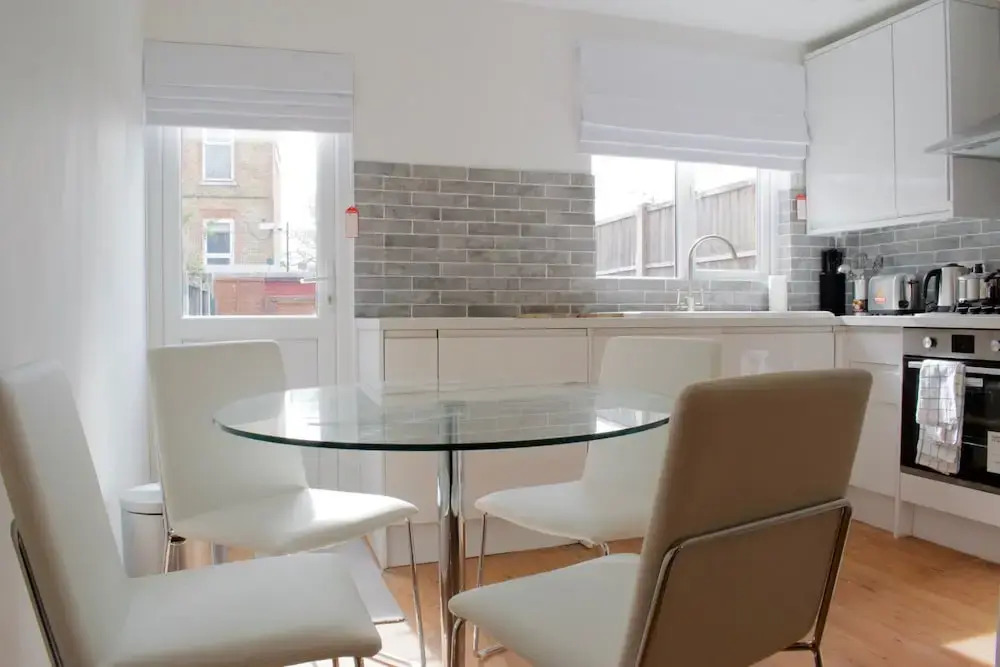 Newly Refurbished 2 Bedroom Bermondsey House