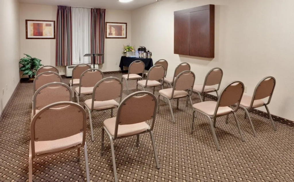 Holiday Inn Express & Suites by IHG Chambersburg by IHG