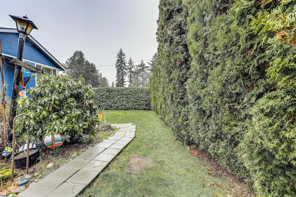 Walk to Beach & Lake Access: Cozy Redmond Apt!