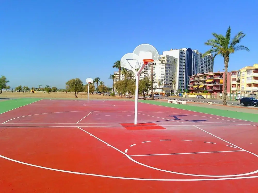 Apartment in Empuriabrava With Canal View