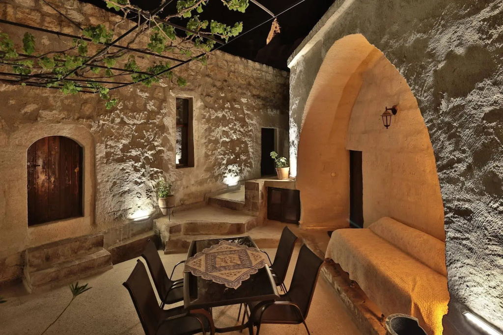 Melek Cave Hotel