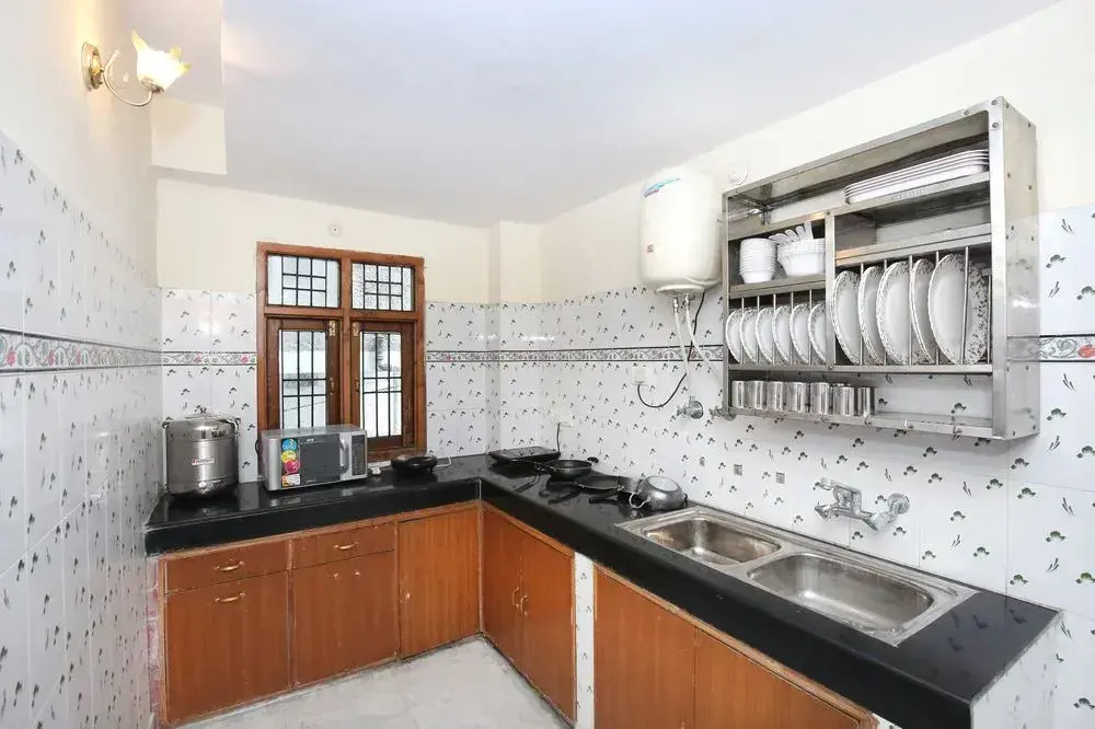 Oyo 10411 Home Studio Panthaghati
