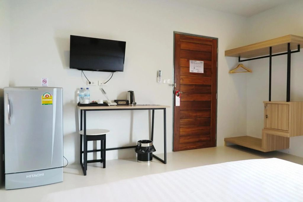 Phuket Marine Poshtel - SHA Plus