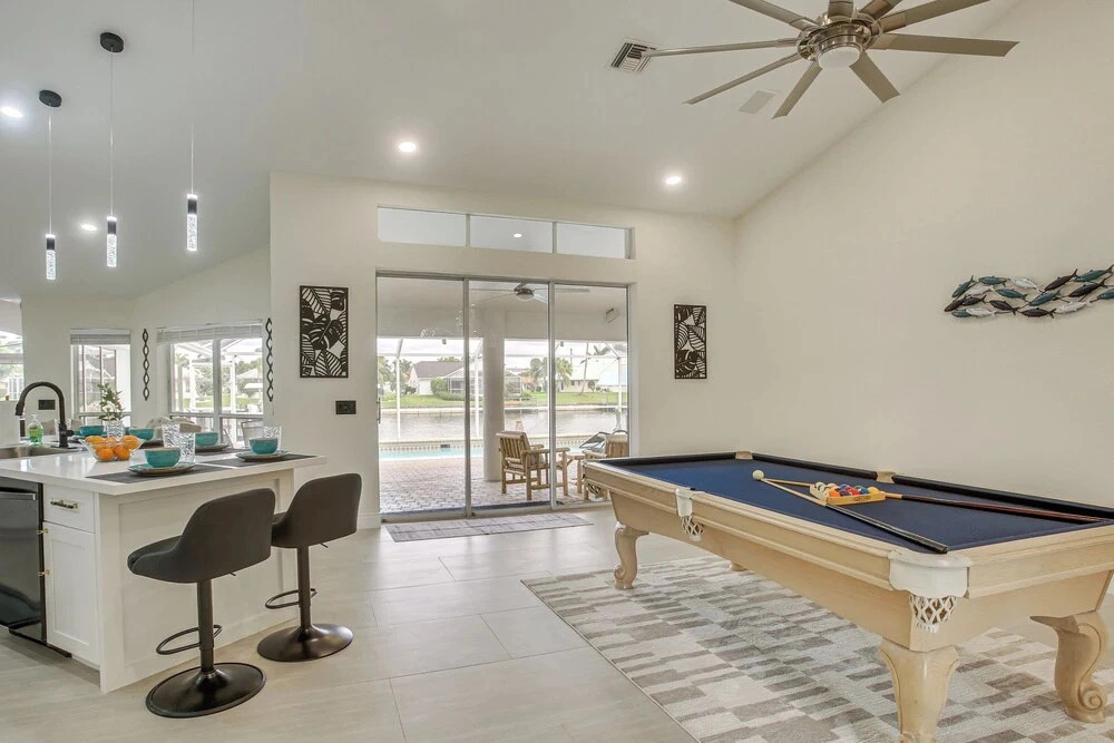 Direct Gulf Access Oasis w/ Hot Tub w/ Pool Table