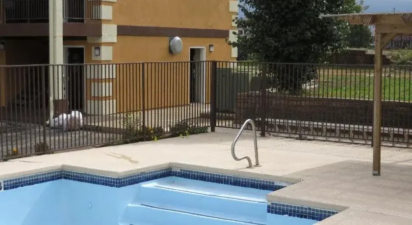 Economy Inn & Suites Joplin