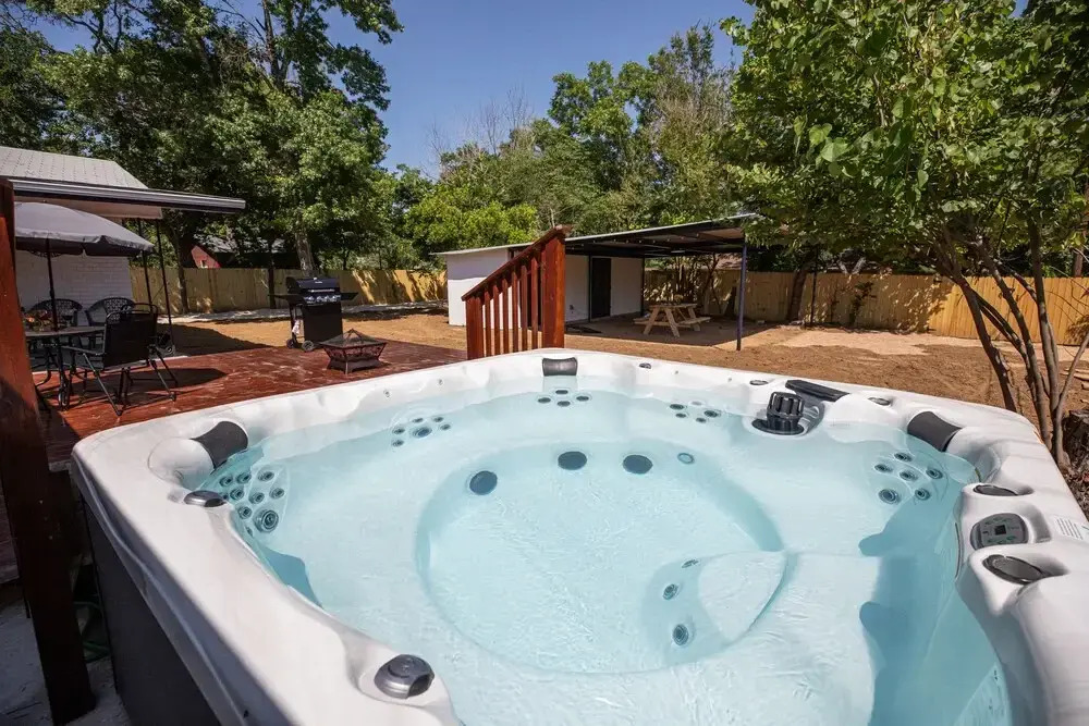 New! Charming House w/ Hot Tub, Grill & Pool Table
