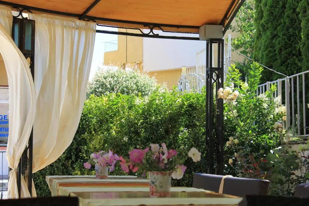 Hotel Eden