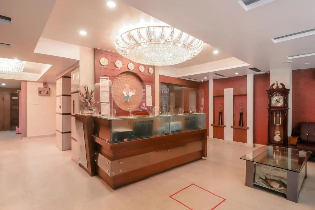 Hotel O Grandeur By orbit Hotels Near Chennai shopping mall