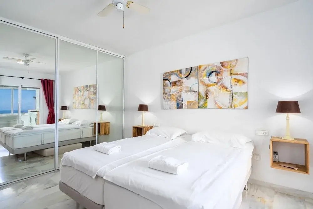 Fantastic Apart sea view and heated pool