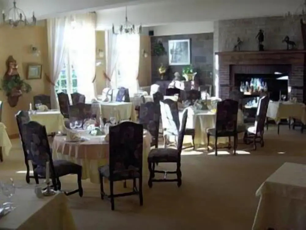 Logis hôtel & Restaurant - Auberge de la Forêt