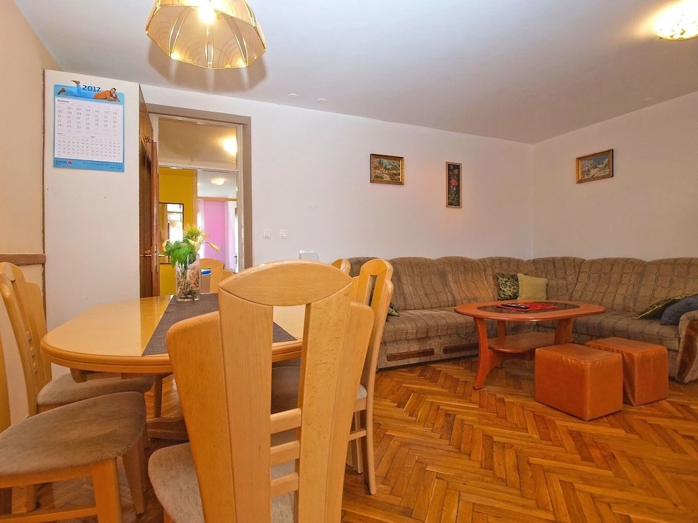 Apartment 1475