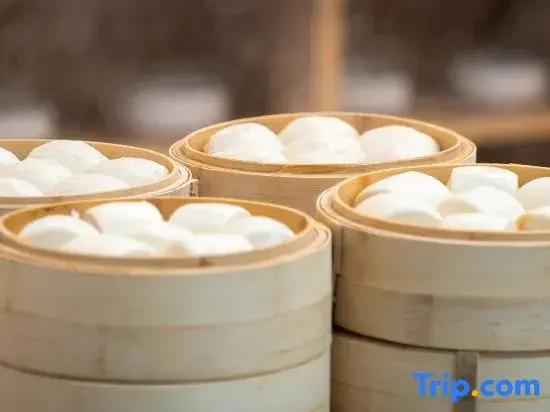 Yilong Xicheng International Hotel (Chuxiong Dongxing Middle School Branch)