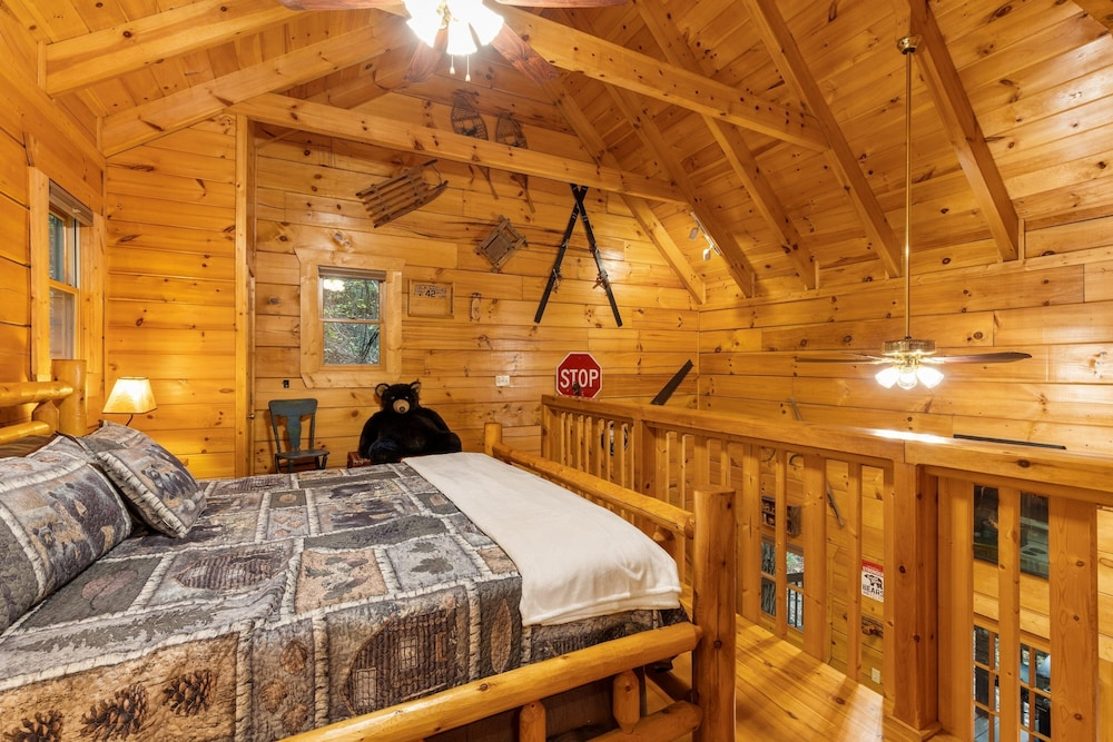 Finding Bigfoot 2 Bedroom Cabin