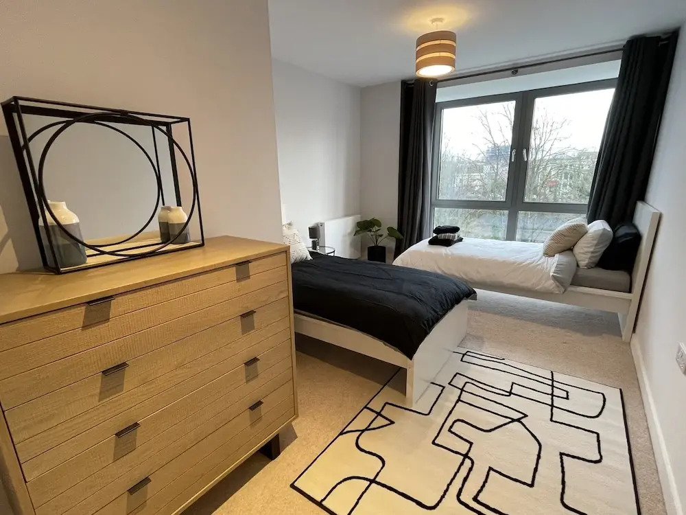 Stunning 2-bed Apartment in Bristol With Parking