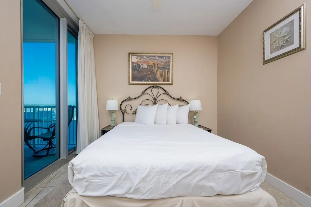 Island Tower 601 3 Bedroom Condo