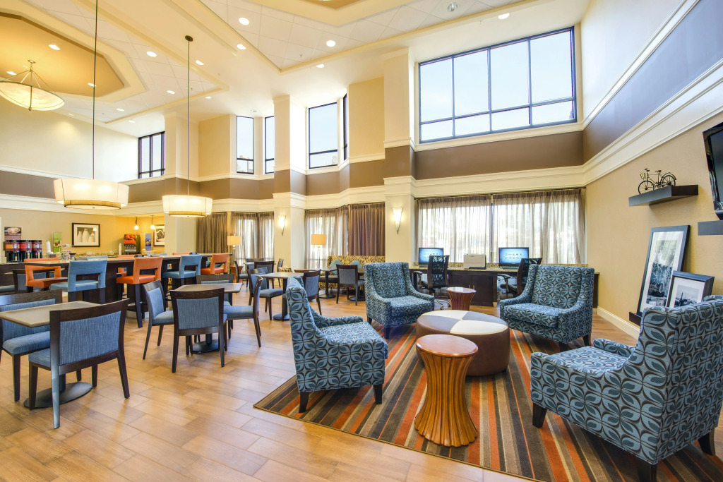 Hampton Inn & Suites-Atlanta Airport North-I-85