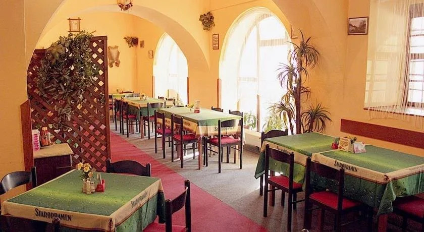 Restaurace a Penzion Podloubí