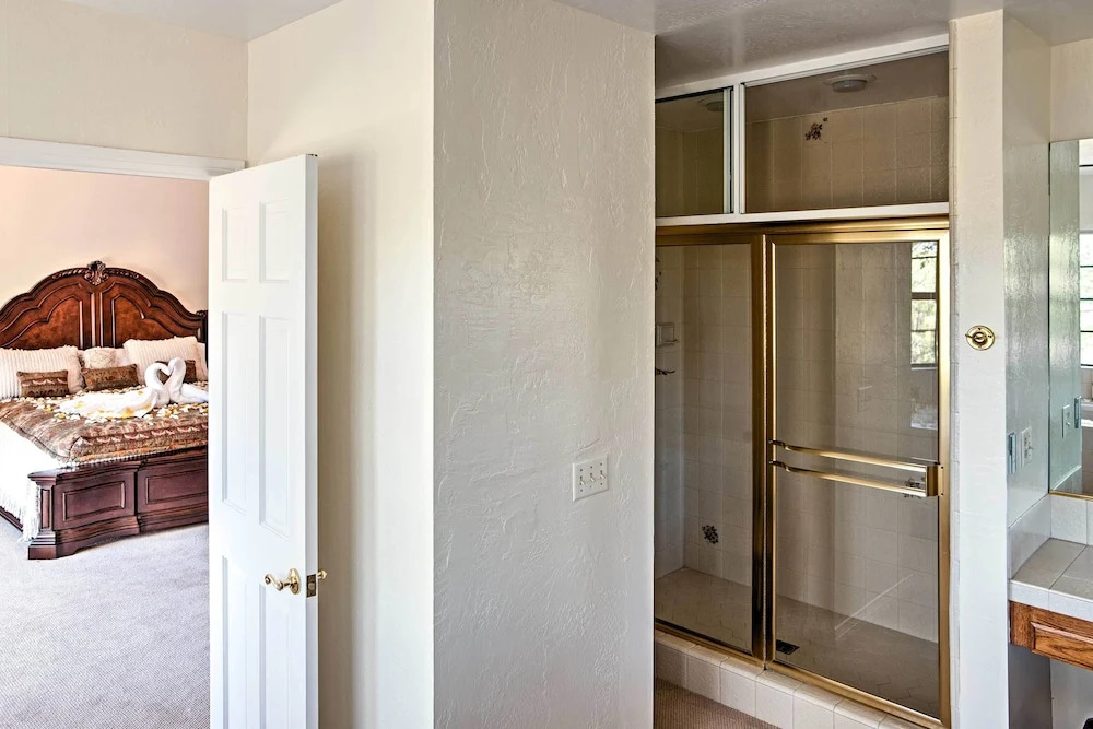 Lake Arrowhead House w/ Lake Views & Wet Bar!