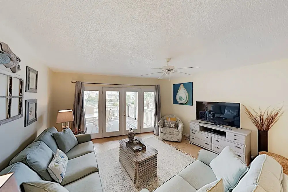 1233 W Lagoon Avenue Townhouse Unit A 2 Bedrooms 3 Bathrooms Townhouse