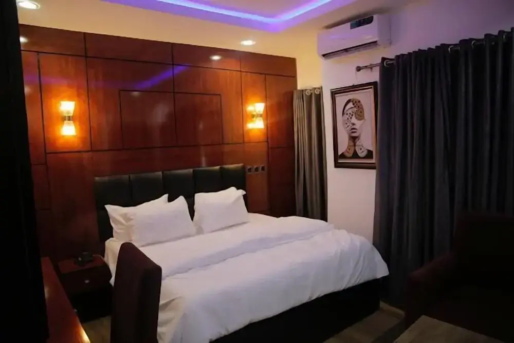 Guaranty Inn Hotel and Suites