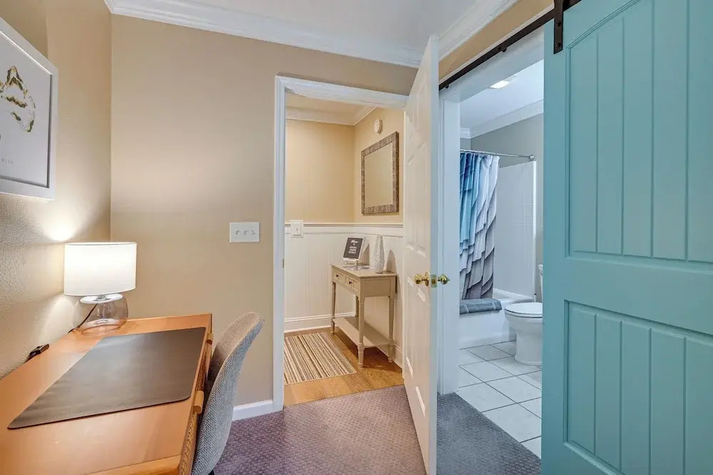 Highend Pawleys Island Condo w/ Porch & Pools!