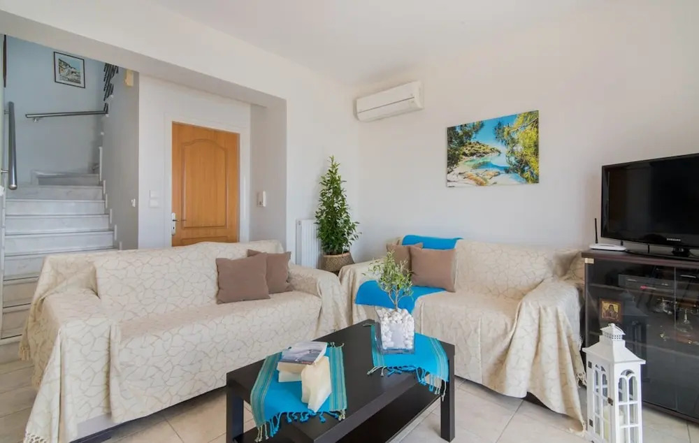 Coastal Paradise Found - Komis Private Pool Retreat