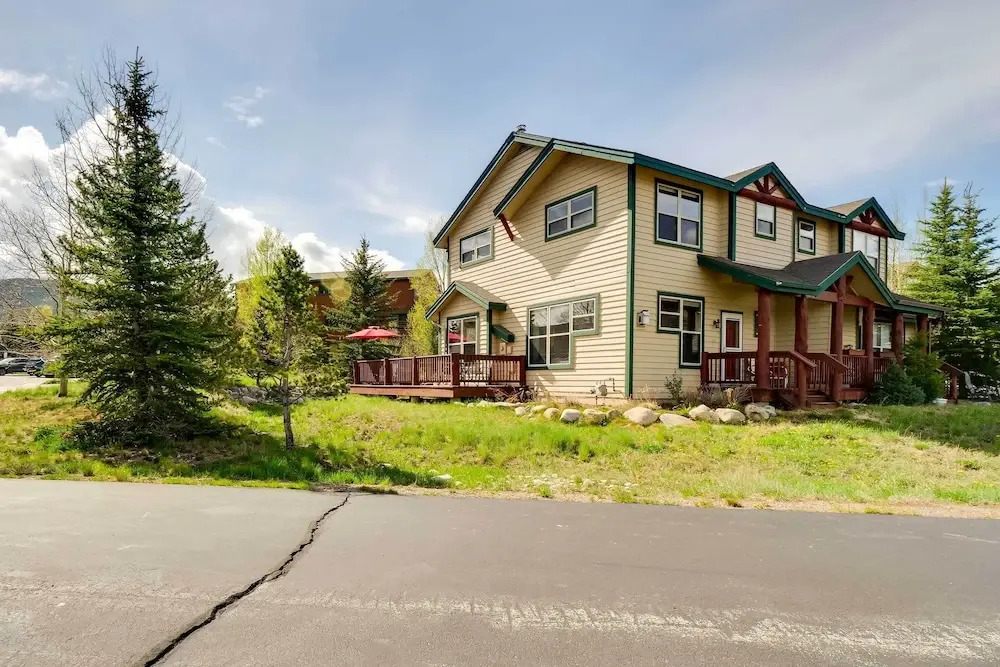 Mtn Views & Fireplace: Stunning Dillon Townhome!