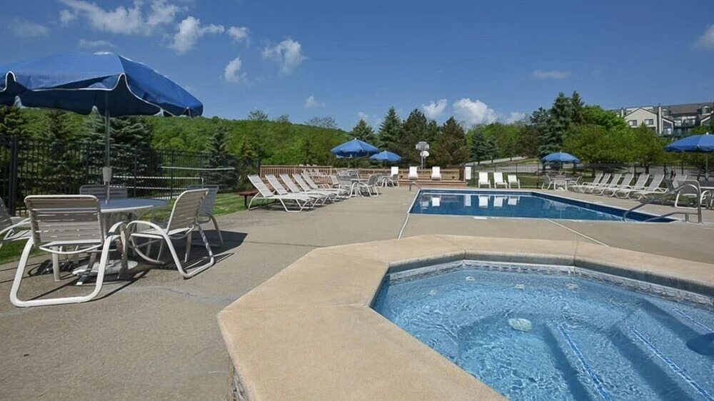 Seven Springs 4 BR Premium Condo, Mountain Views! by RedAwning