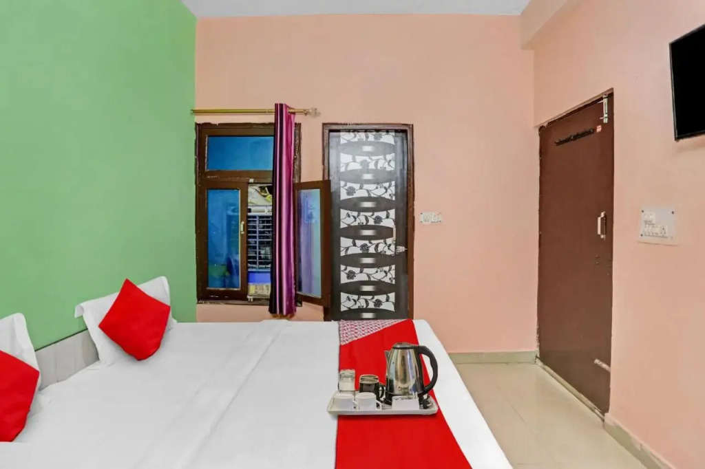 OYO Flagship 701876 Second Home Guest House