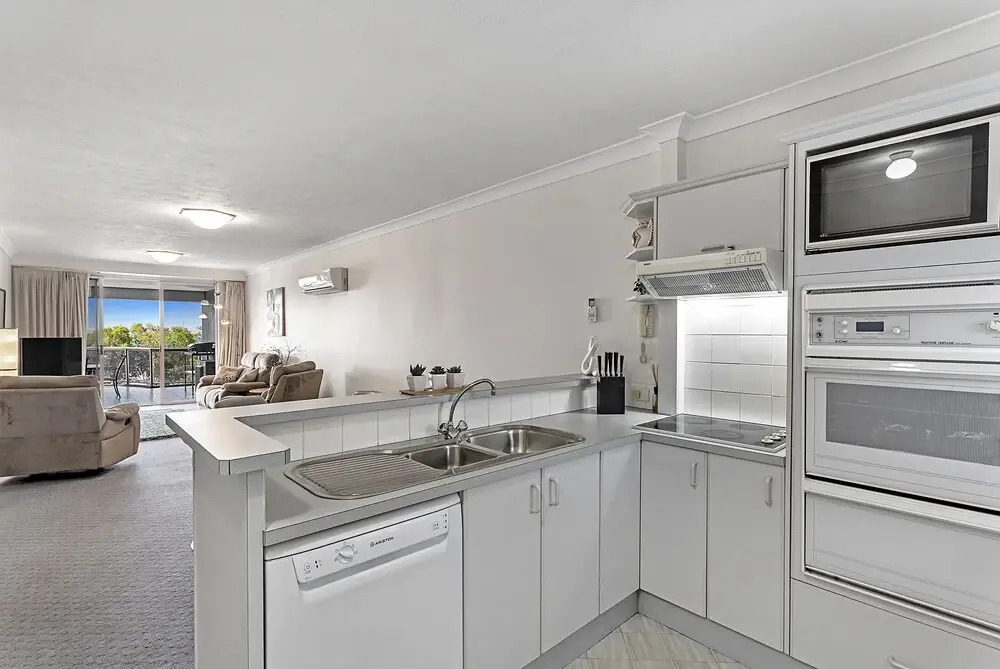Nelson Towers, Unit 8/71 Victoria Parade